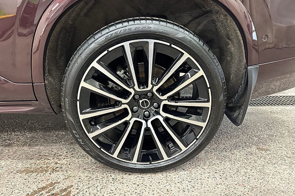 Volvo XC90 11 of 24