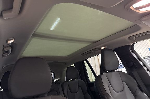 Volvo XC90 24 of 24