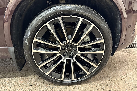 Volvo XC90 13 of 24