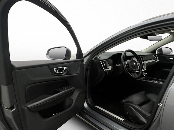 Volvo V60 11 of 30