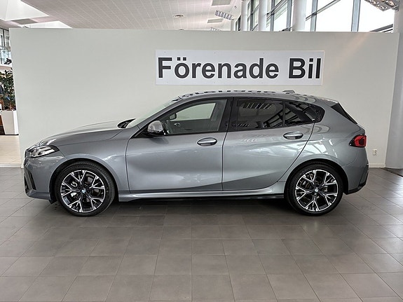BMW 120 3 of 5