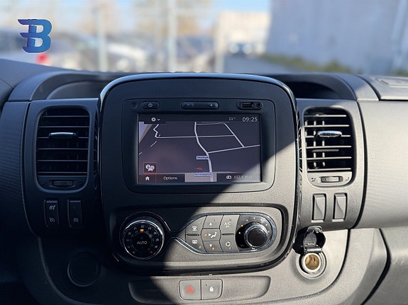 Opel Vivaro 9 of 18