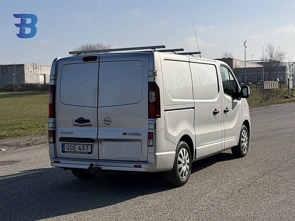 Opel Vivaro 18 of 18