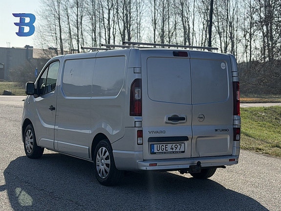 Opel Vivaro 16 of 18