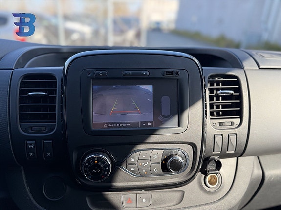 Opel Vivaro 10 of 18