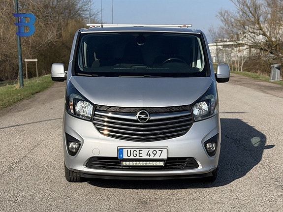 Opel Vivaro 2 of 5