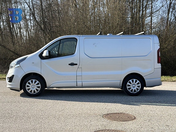 Opel Vivaro 4 of 5