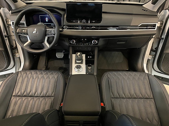 Mitsubishi Outlander 6 of 30