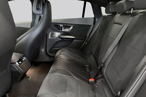 Mercedes-Benz EQE350 9 of 19