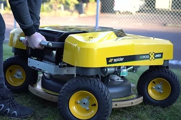 Spider Radiostyrd Släntklippare  100 % batteri  ( f.d demo )