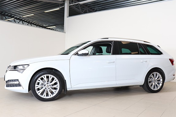 Skoda Superb 2 of 5