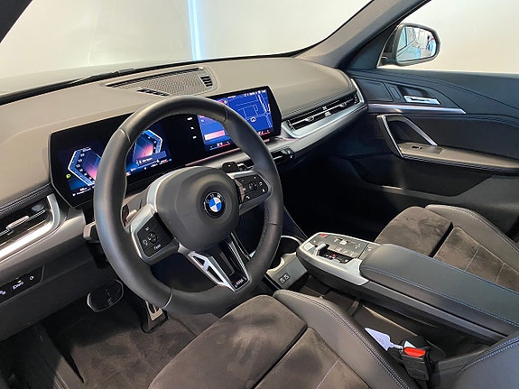 BMW X1 4 of 5