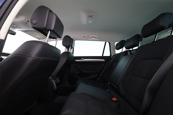 Volkswagen Passat Alltrack 10 of 19