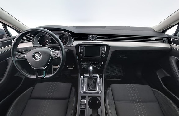 Volkswagen Passat Alltrack 7 of 19