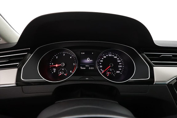 Volkswagen Passat Alltrack 11 of 19