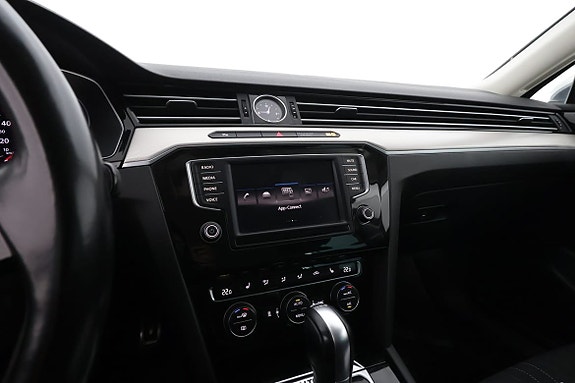 Volkswagen Passat Alltrack 12 of 19