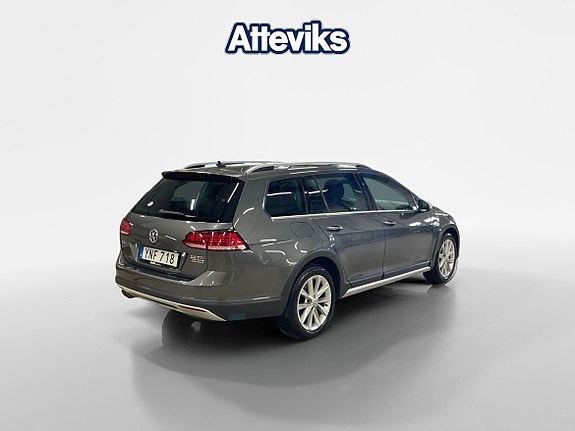 Volkswagen Golf Alltrack 3 of 5