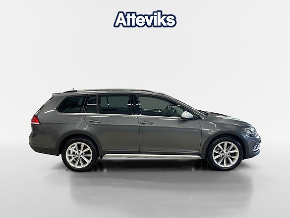 Volkswagen Golf Alltrack 2 of 5