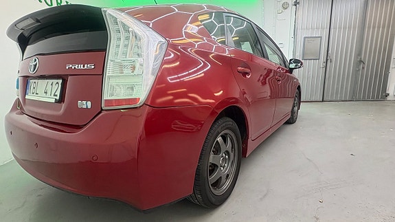 Toyota Prius 8 of 19