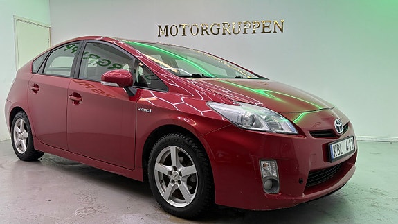 Toyota Prius 2 of 5