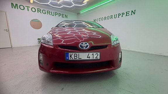 Toyota Prius 5 of 19