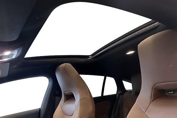 Mercedes-Benz CLA250 e 13 of 22