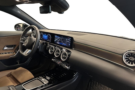 Mercedes-Benz CLA250 e 11 of 22
