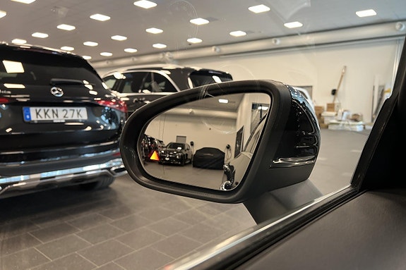 Mercedes-Benz CLA250 e 14 of 22