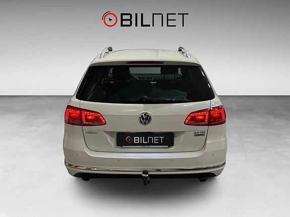 Volkswagen Passat 8 of 17