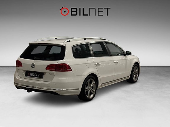 Volkswagen Passat 2 of 17