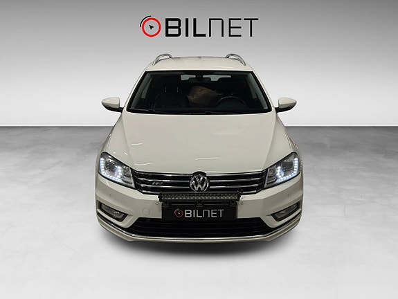 Volkswagen Passat 7 of 17