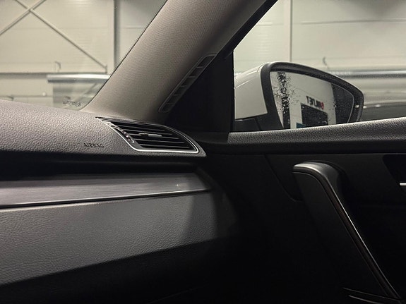 Volkswagen Passat 16 of 17