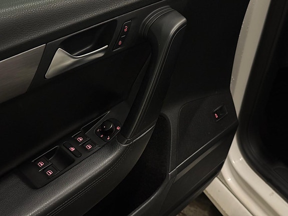 Volkswagen Passat 11 of 17