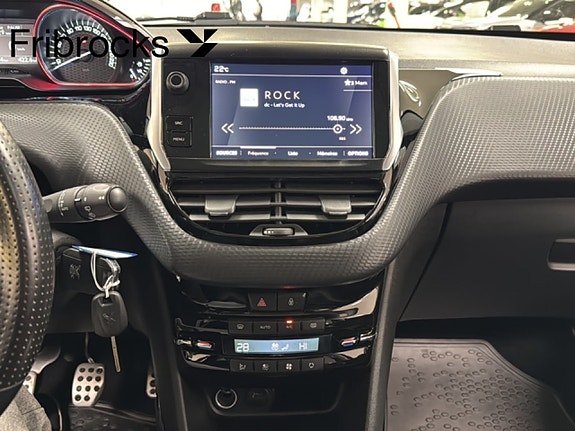 Peugeot 2008 16 of 17