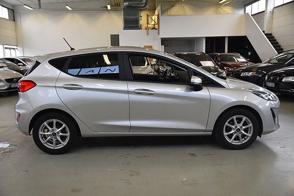 Ford Fiesta 3 of 5