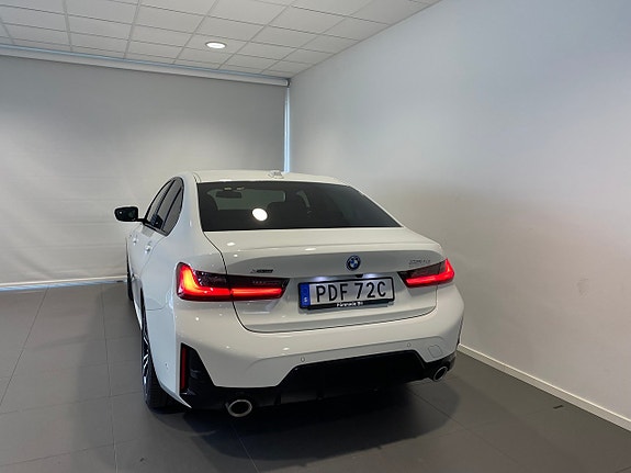 BMW 330e 10 of 12