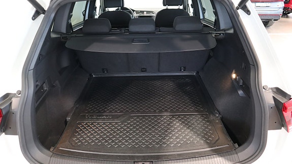 Volkswagen Tiguan Allspace 17 of 19