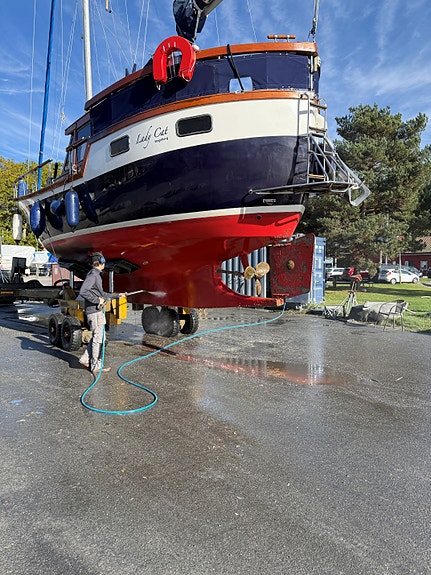 Nauticat 33 2 of 5