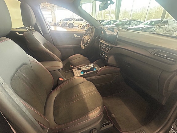 Ford Kuga 13 of 17