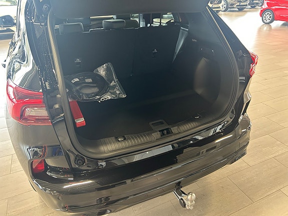 Ford Kuga 8 of 17