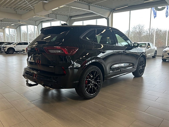 Ford Kuga 2 of 17