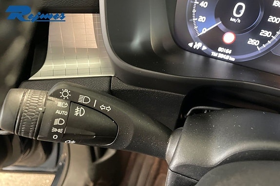 Volvo XC40 6 of 23