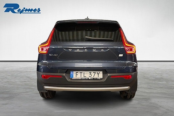 Volvo XC40 20 of 23