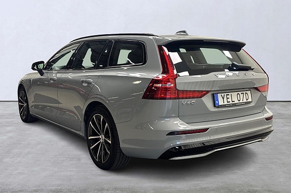 Volvo V60 4 of 5