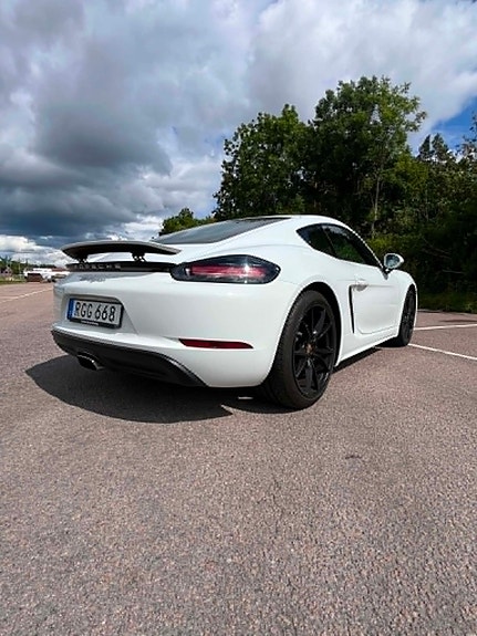 Porsche 718 Cayman 5 of 10