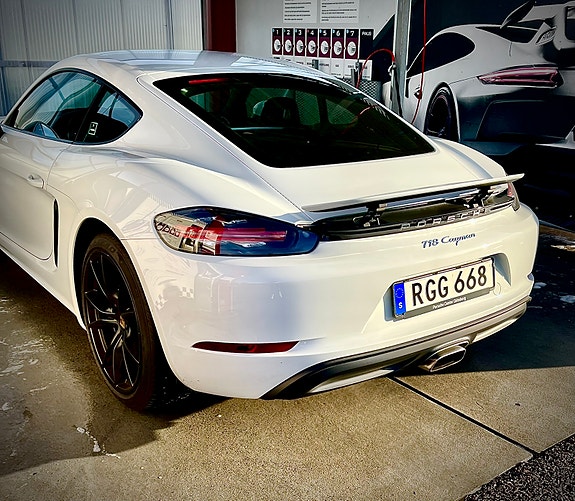 Porsche 718 Cayman 8 of 10