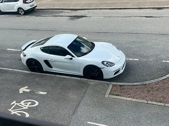 Porsche 718 Cayman 10 of 10