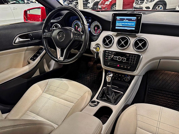 Mercedes-Benz A180 3 of 5