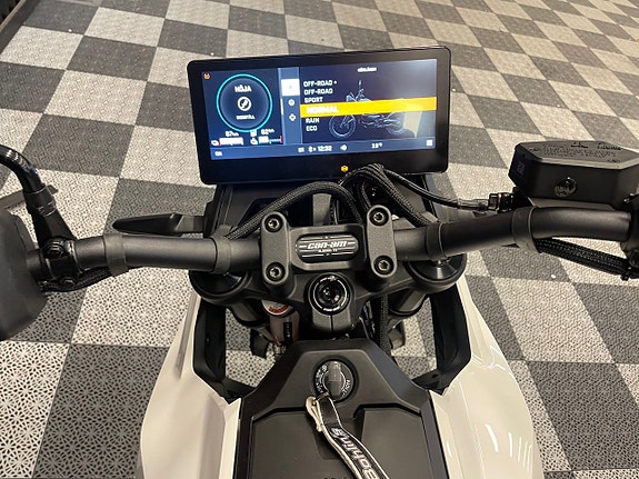 Can-Am Origin 35kw -25 *Demo 82km* 4 of 4