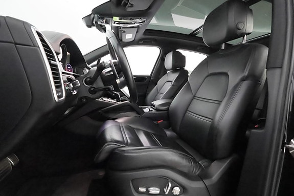 Porsche Cayenne S 12 of 30